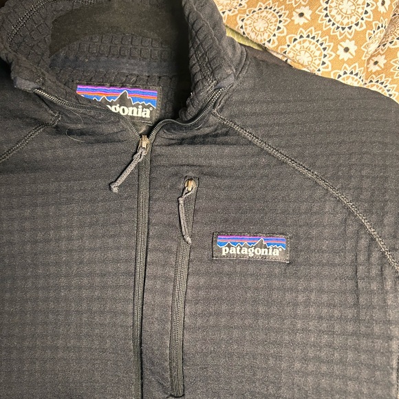 Patagonia Women's R1 Air Zip-Neck Size S - Picture 3 of 4